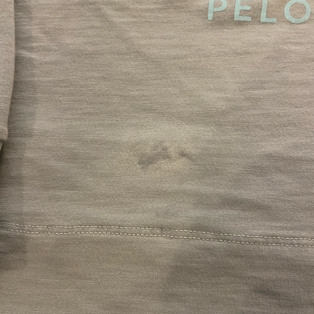Bundle of 3 Peloton shirts - Picture 9 of 10